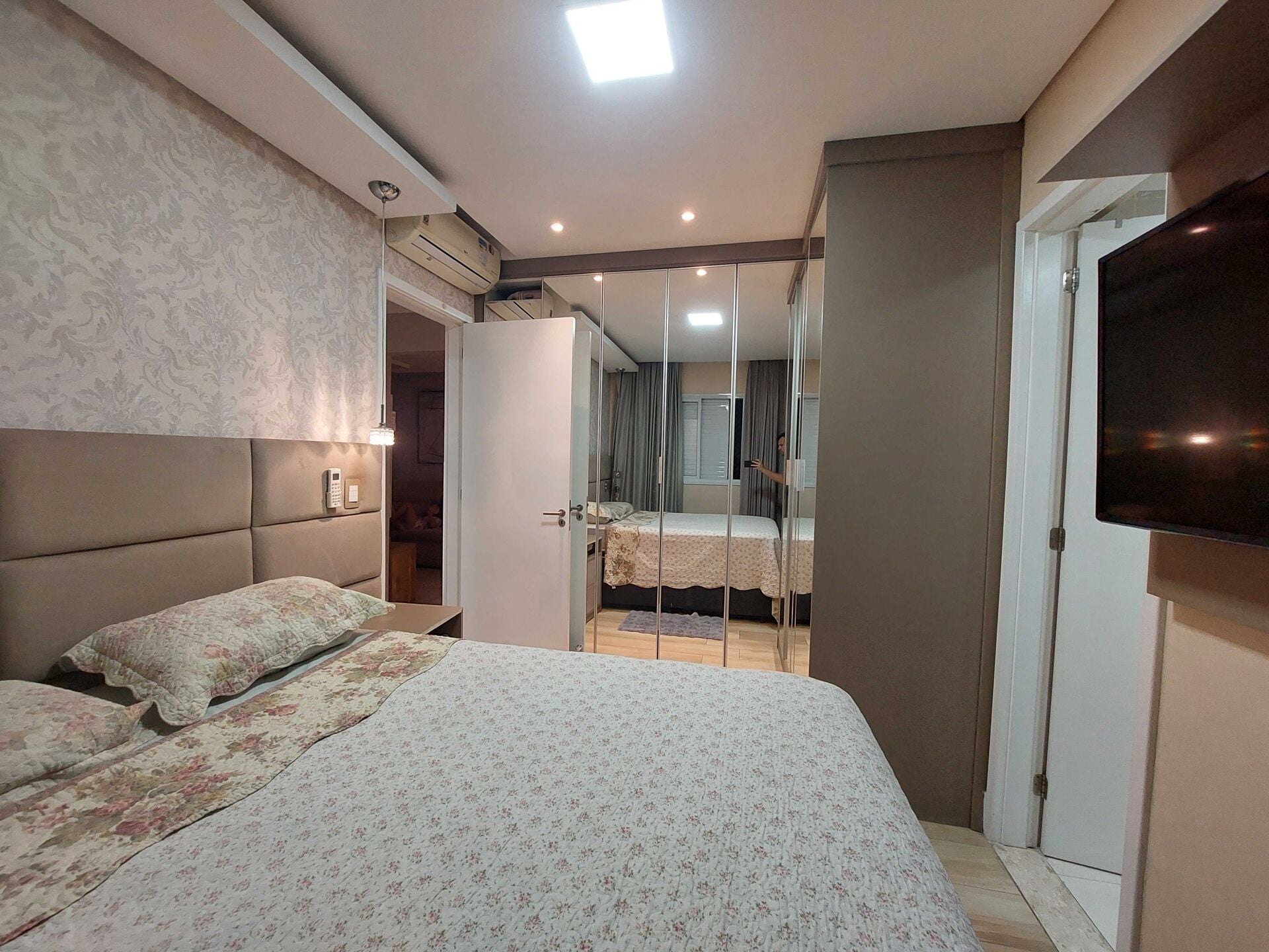 Apartamento 95 · 2 dorm. — Suíte