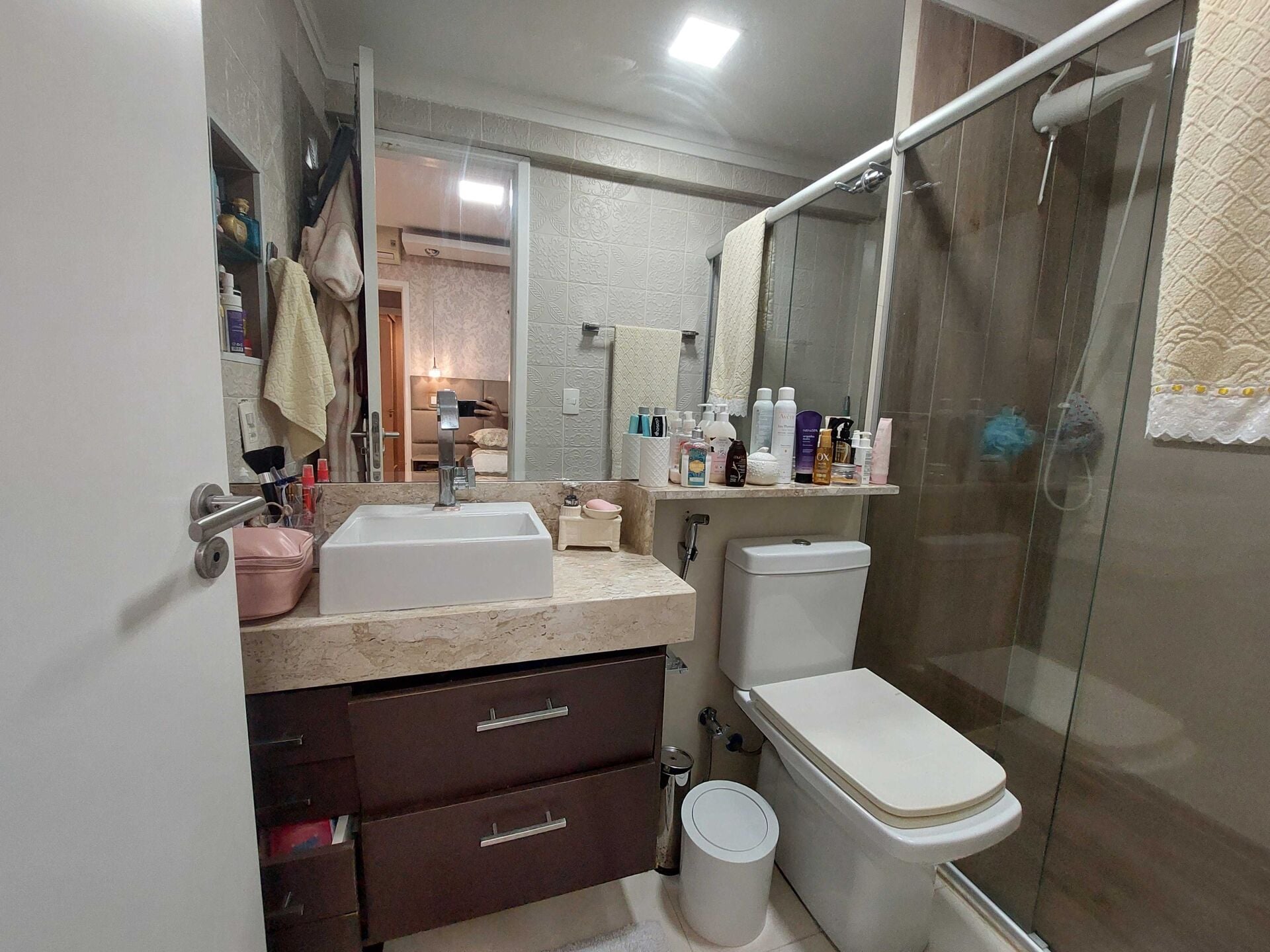 Apartamento 95 · 2 dorm. — Banheiro