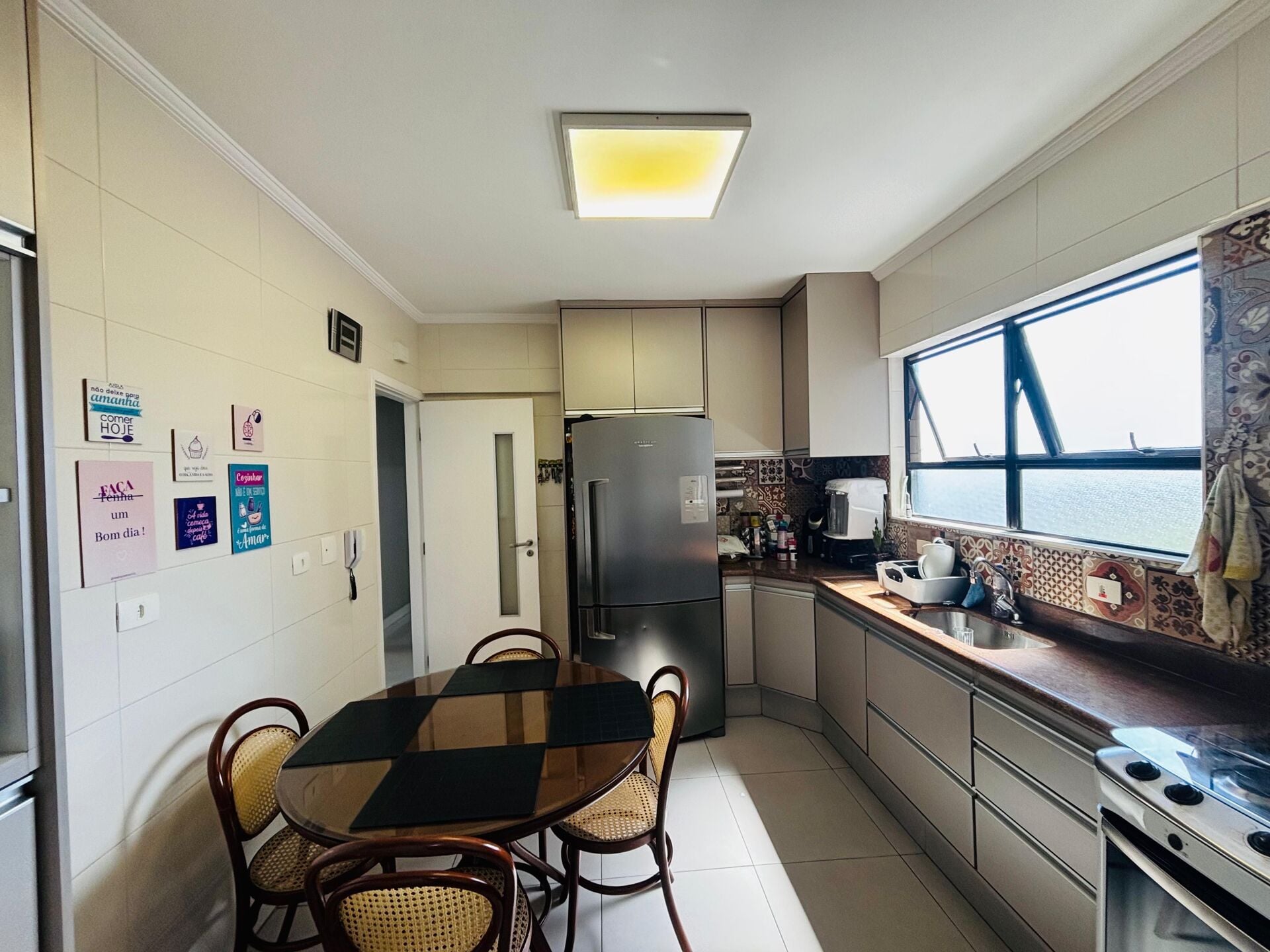 Apartamento 21 · 4 dorm. — Cozinha