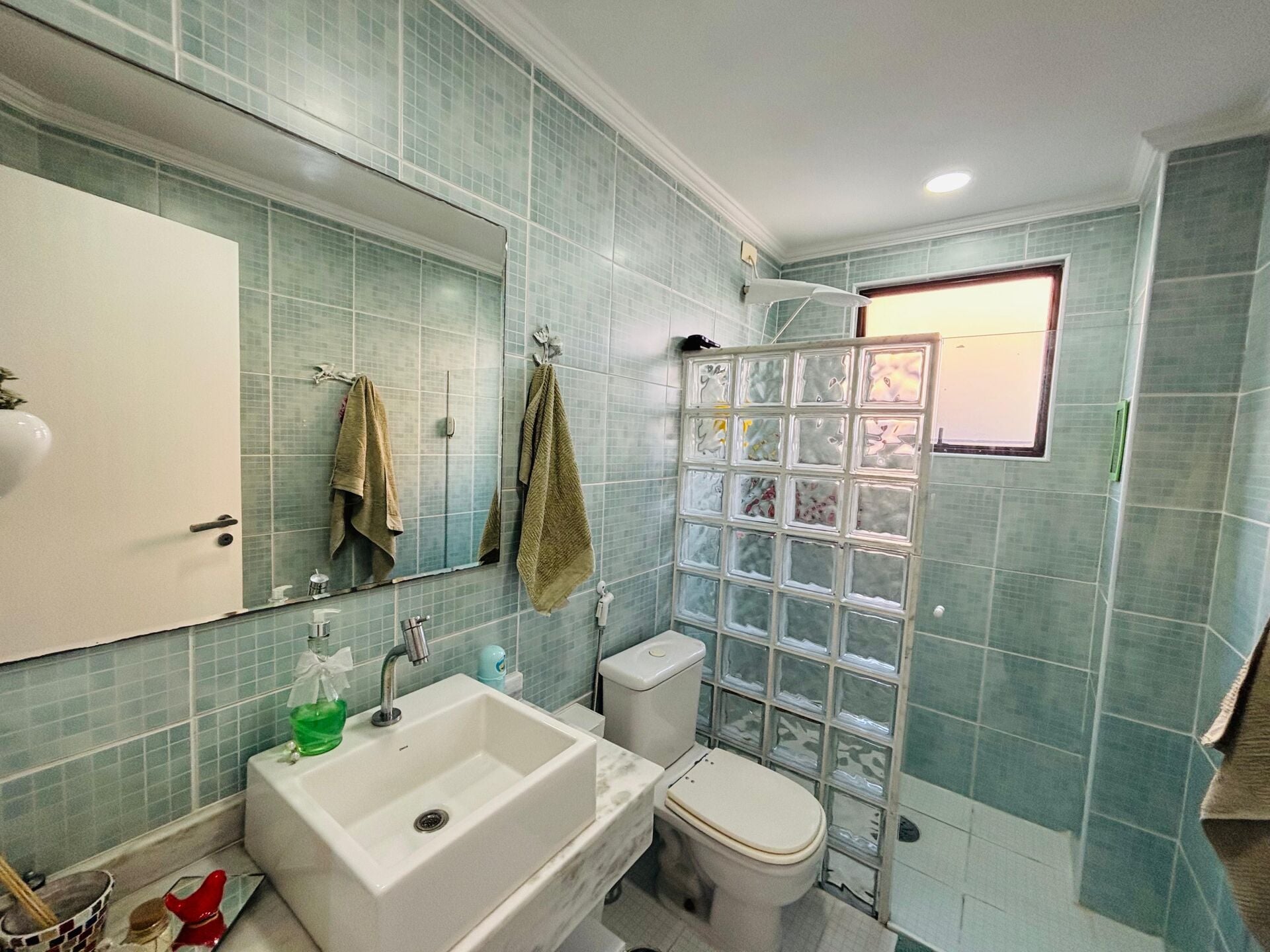 Apartamento 21 · 4 dorm. — Banheiro suite