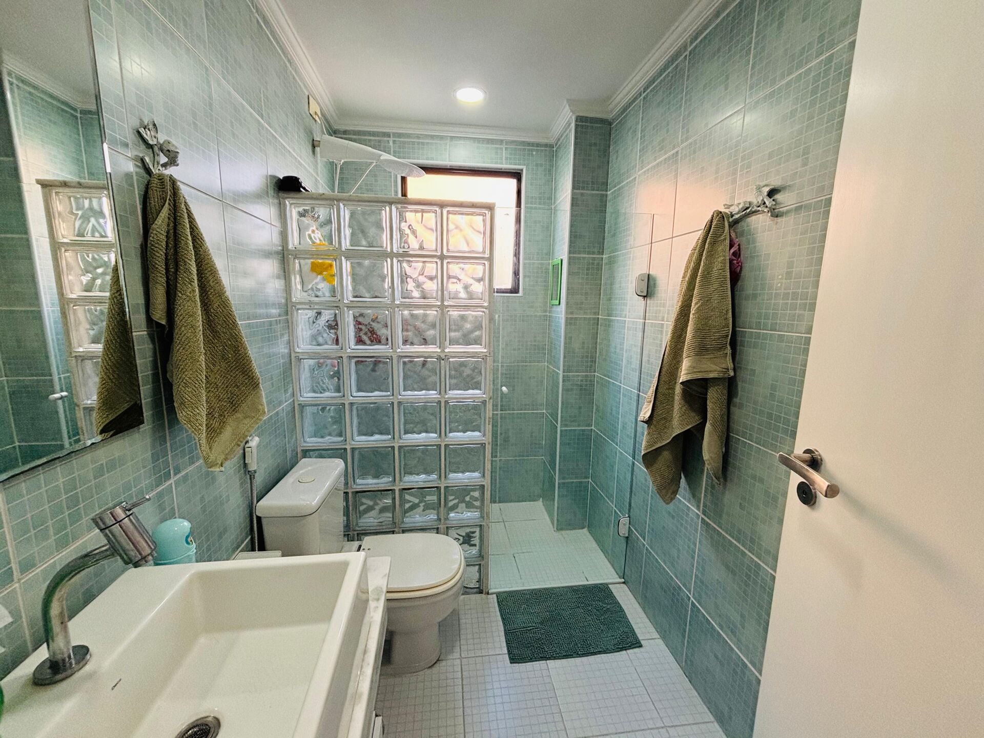 Apartamento 21 · 4 dorm. — Banheiro