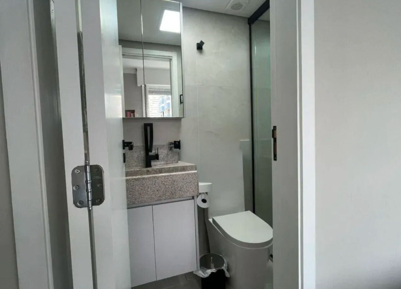 Apartamento 93 · 3 dorm. — Banheiro