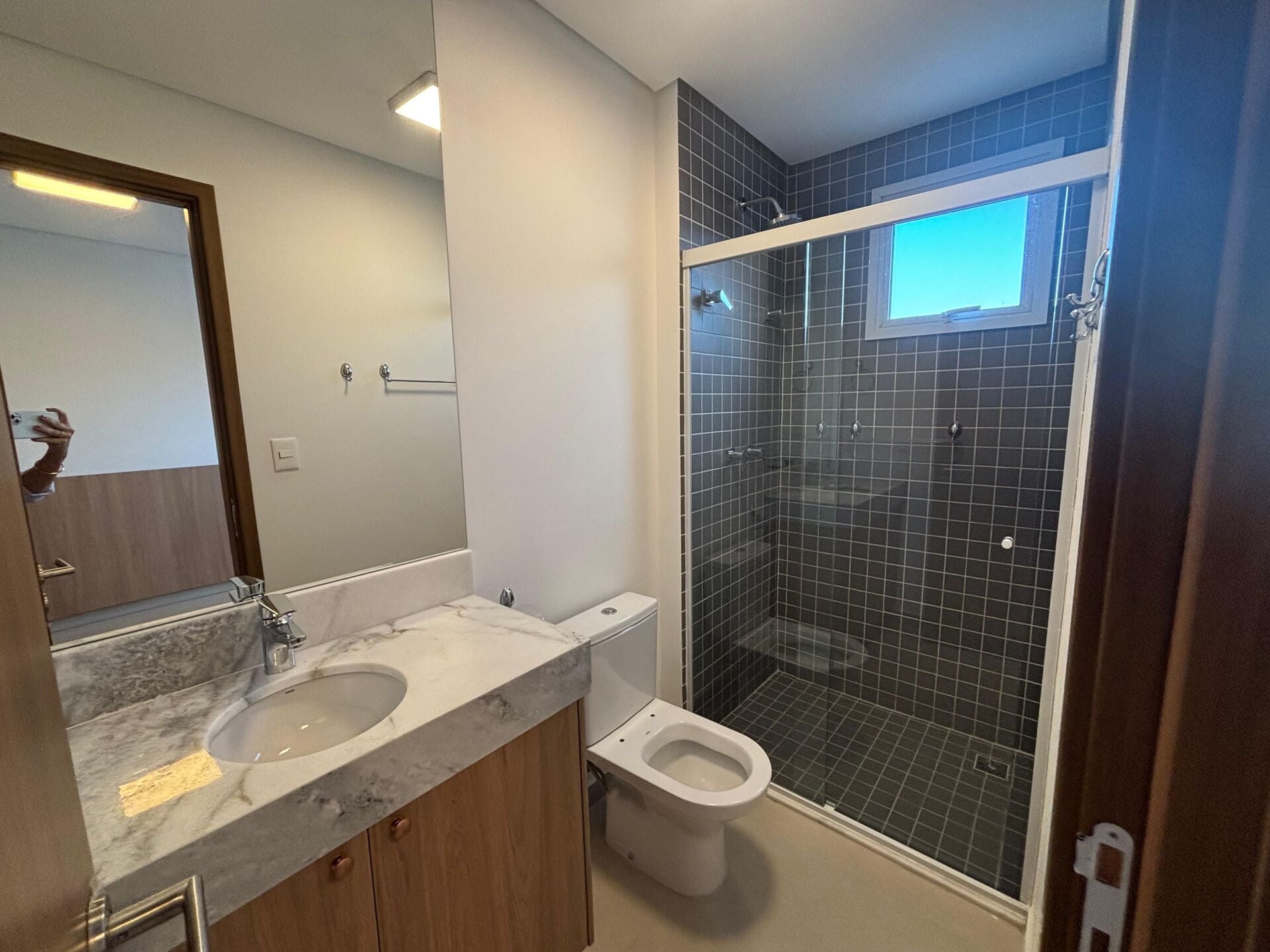Apartamento 131 · 2 dorm. — Banheiro suite