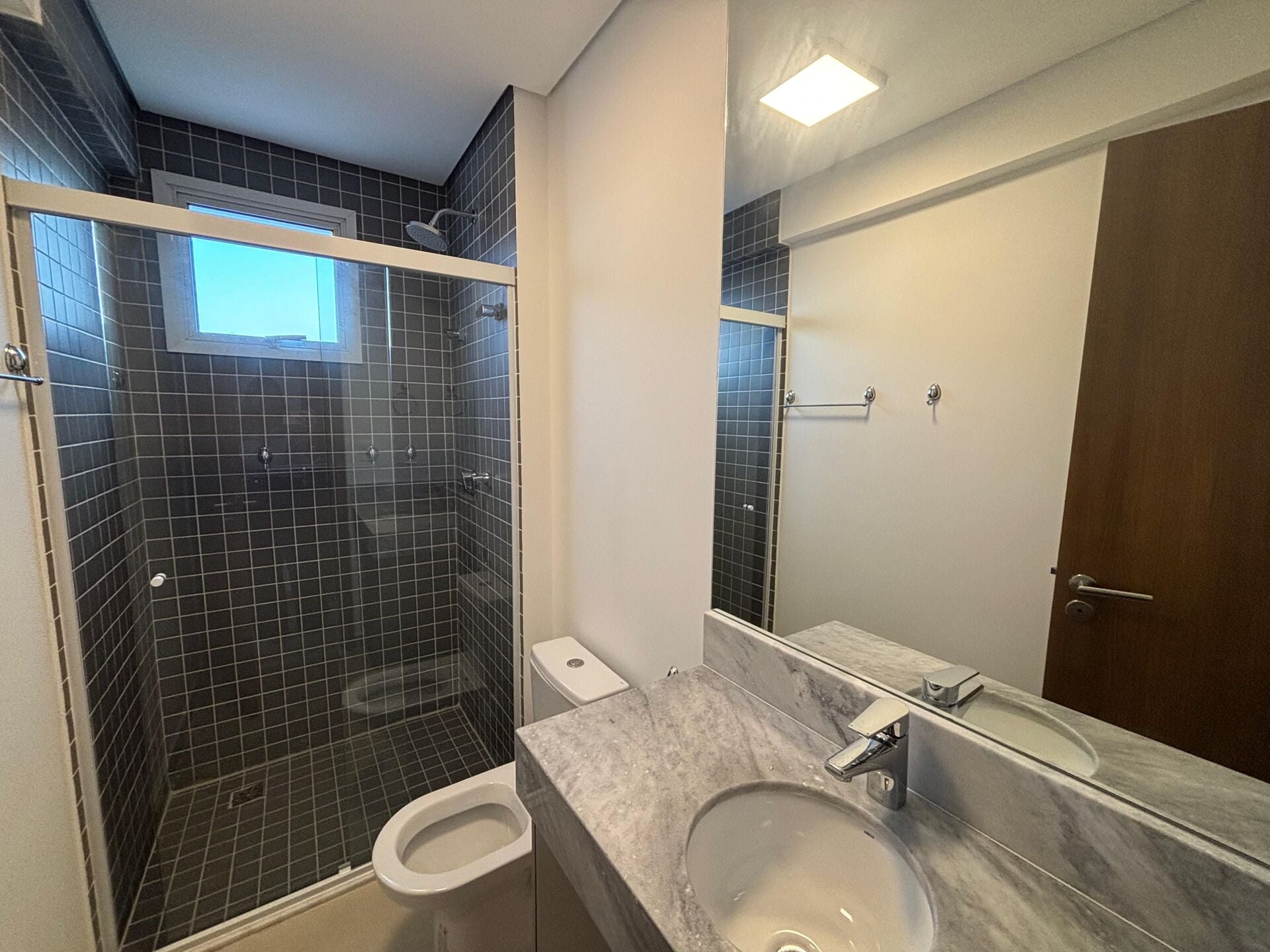 Apartamento 131 · 2 dorm. — Banheiro suite