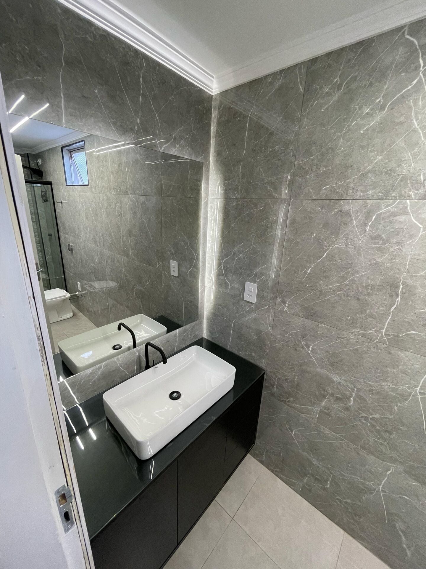 Apartamento 61 · 3 dorm. — Banheiro suite