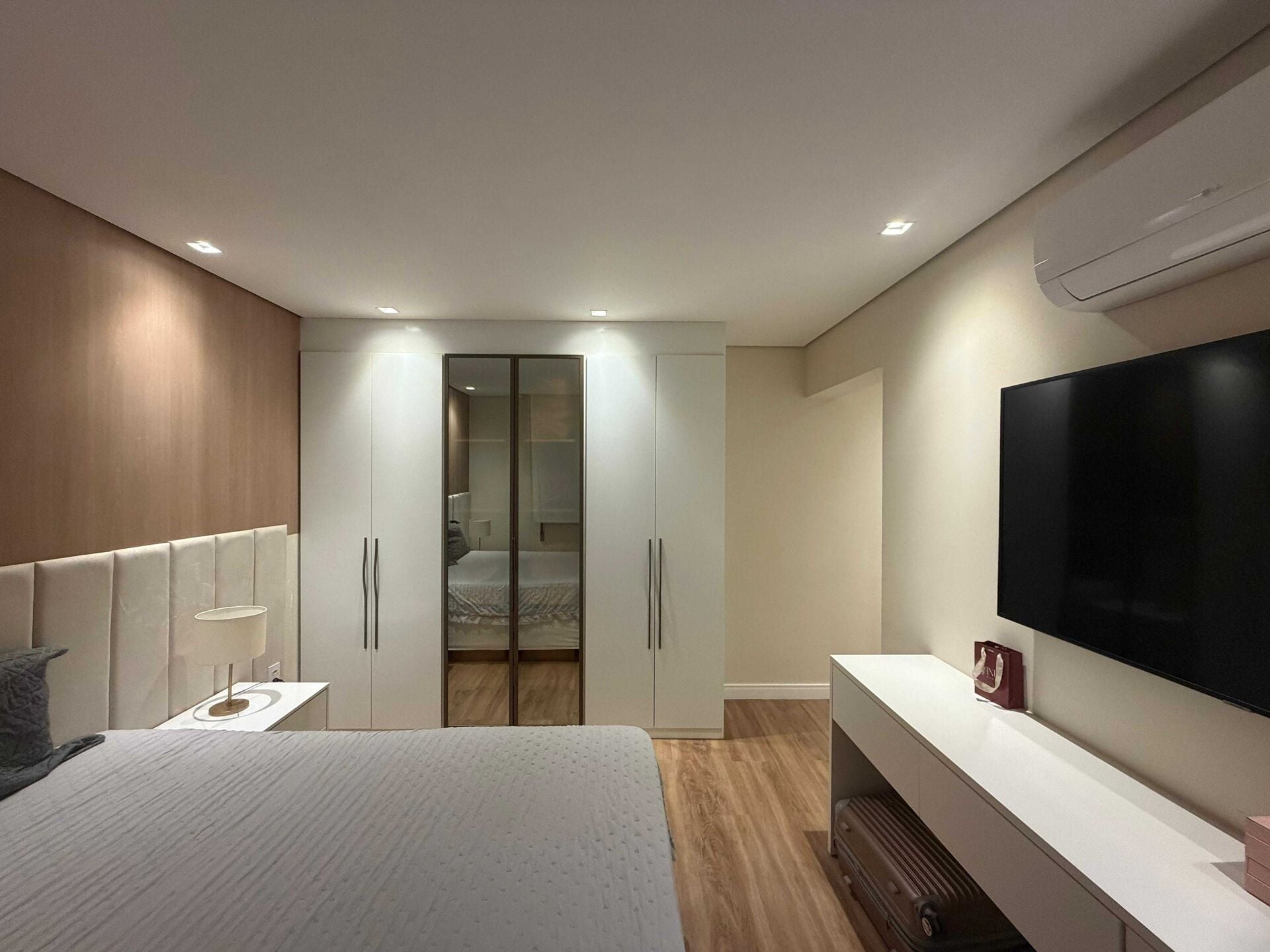 Apartamento 51 · 3 dorm. — Suíte