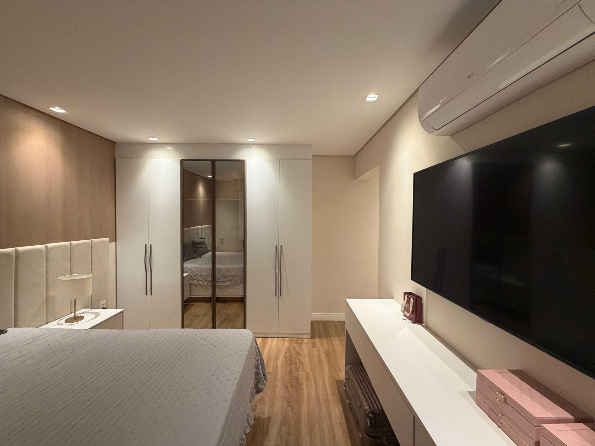 Apartamento 51 · 3 dorm. — Suíte