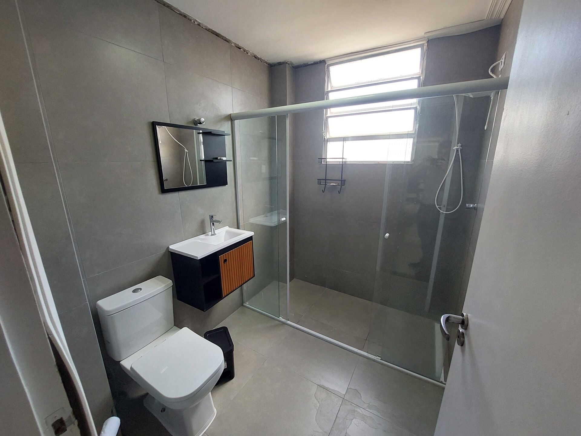 Apartamento 93 · 2 dorm. — Banheiro suite