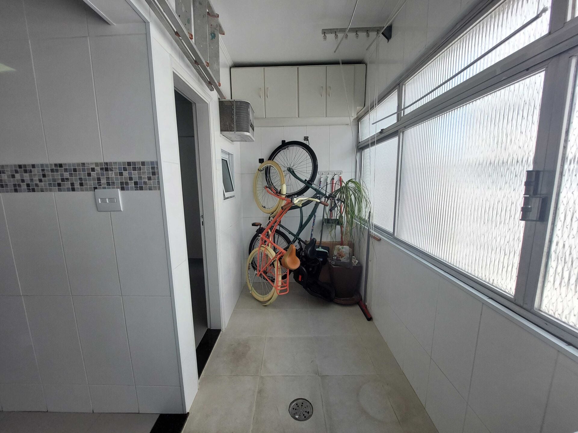 Apartamento 93 · 2 dorm. — Área de serviço