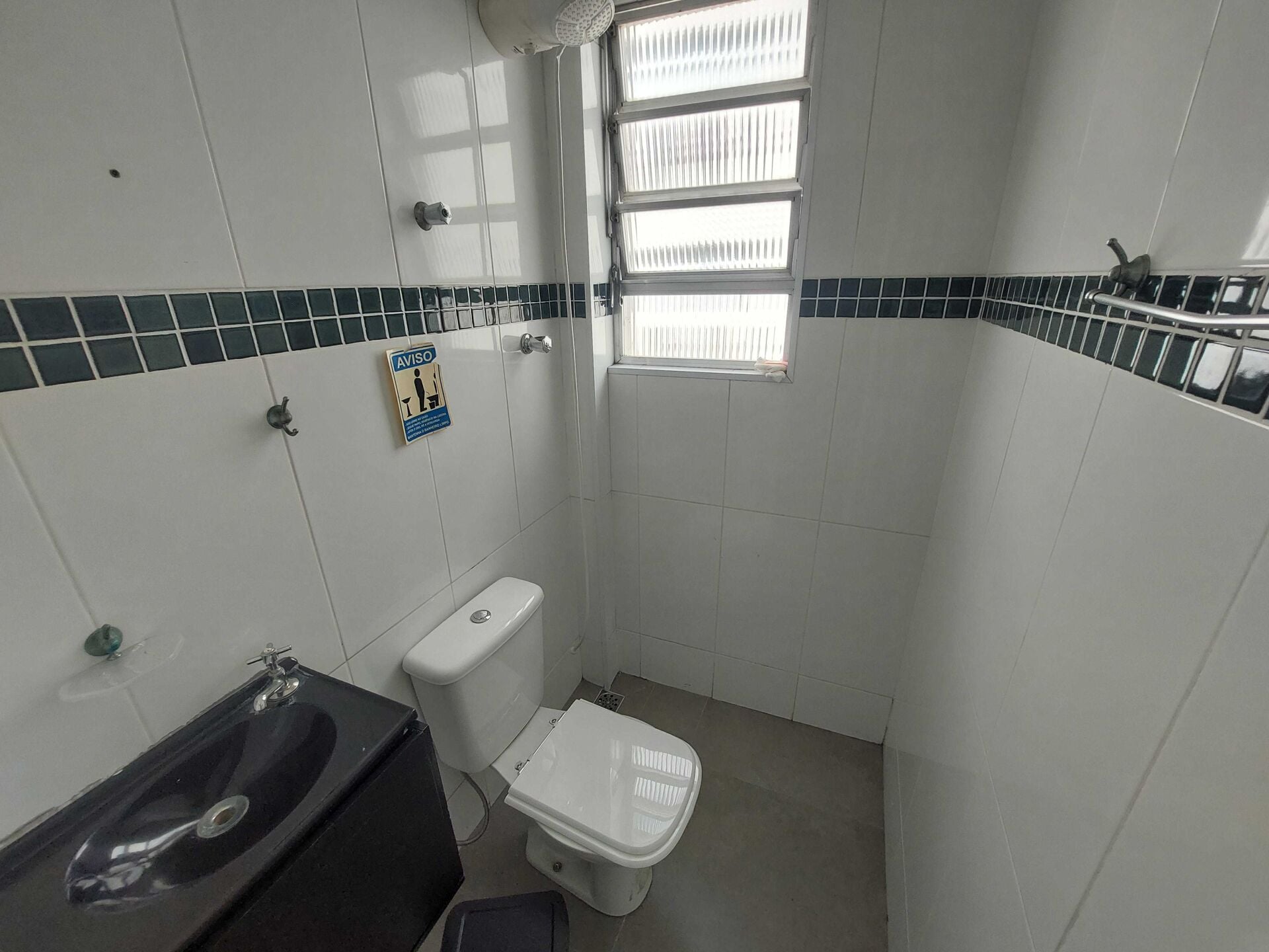 Apartamento 93 · 2 dorm. — Banheiro de servico