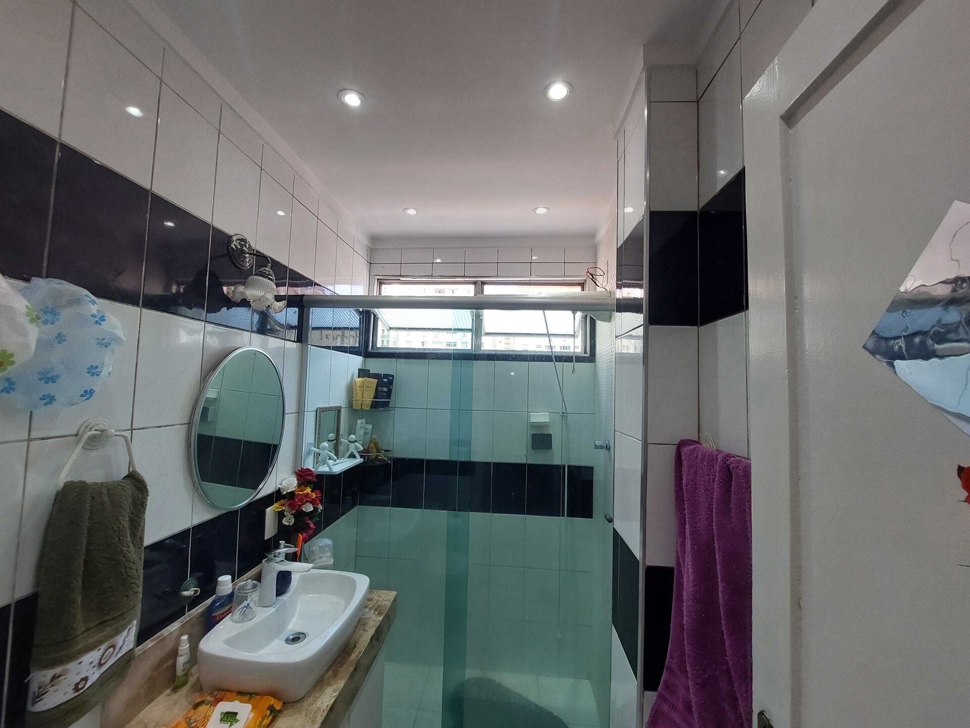 Apartamento 35 · 2 dorm. — Banheiro