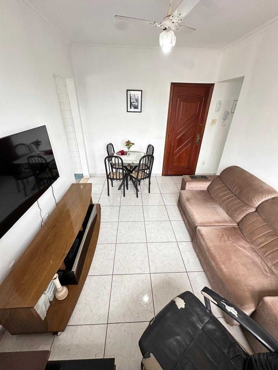 Apartamento · 2 dorm. — Sala
