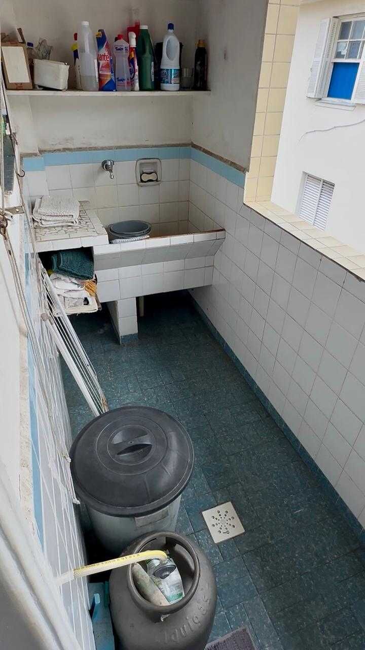 Apartamento · 2 dorm. — Área de serviço