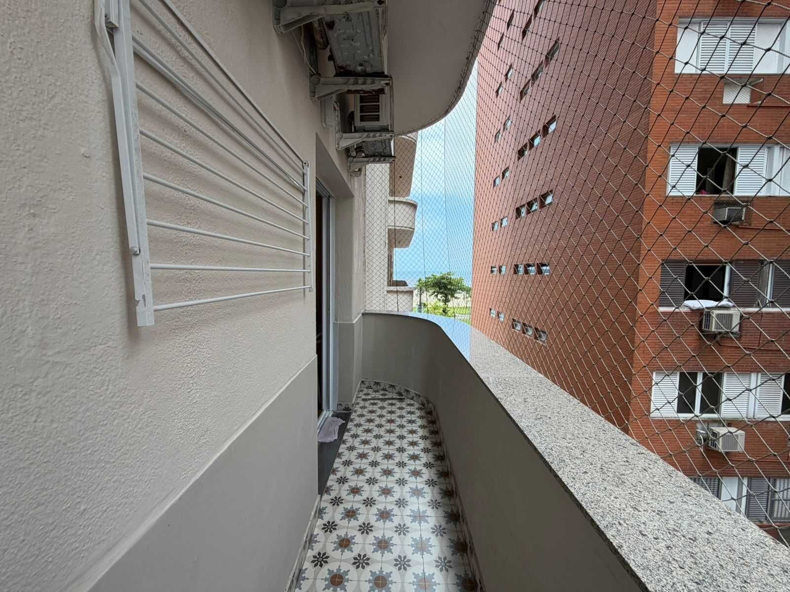 Apartamento 35 · 2 dorm. — Varanda