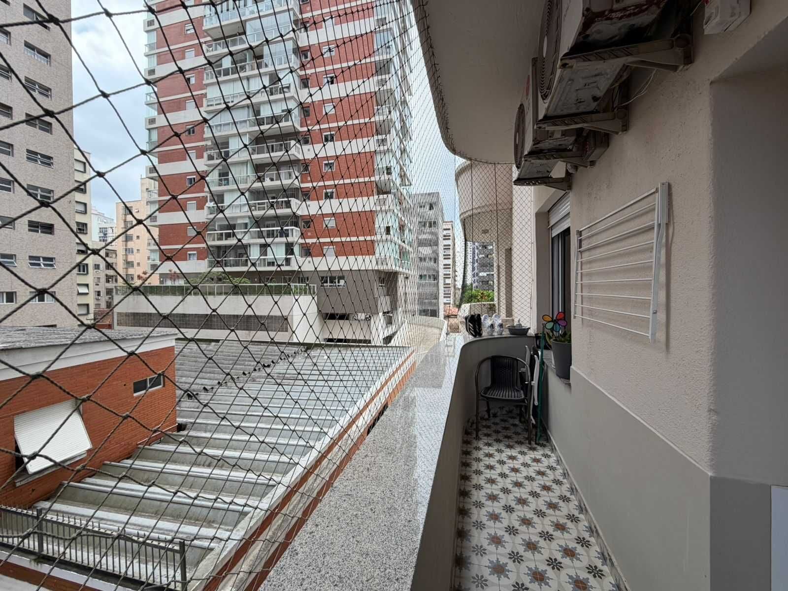 Apartamento 35 · 2 dorm. — Varanda