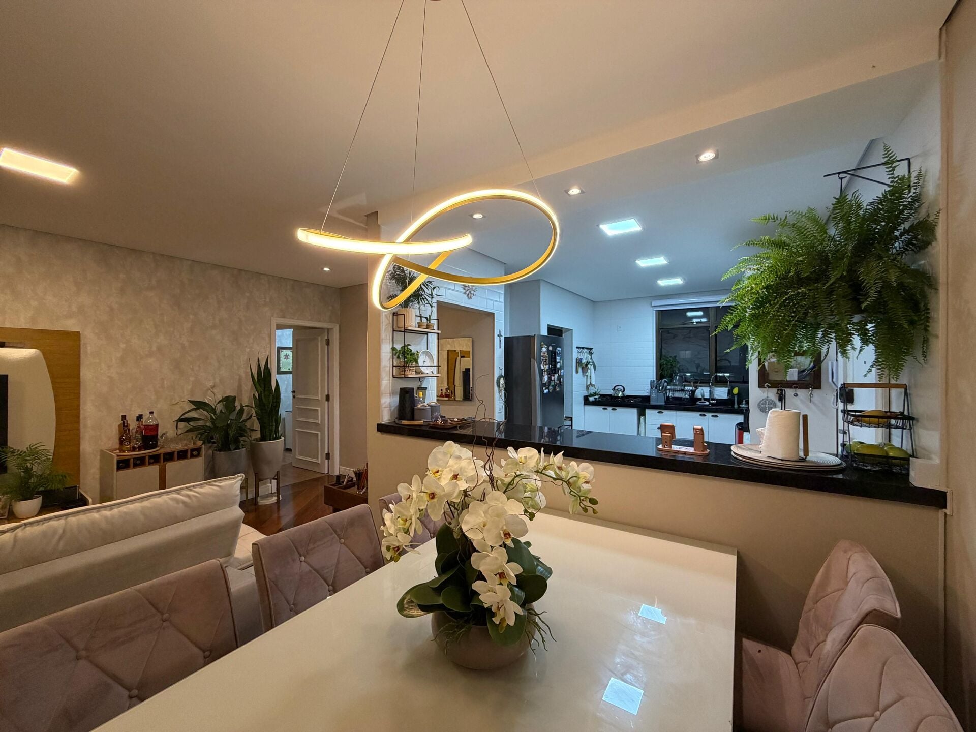 Apartamento 102 · 3 dorm. — Sala de jantar