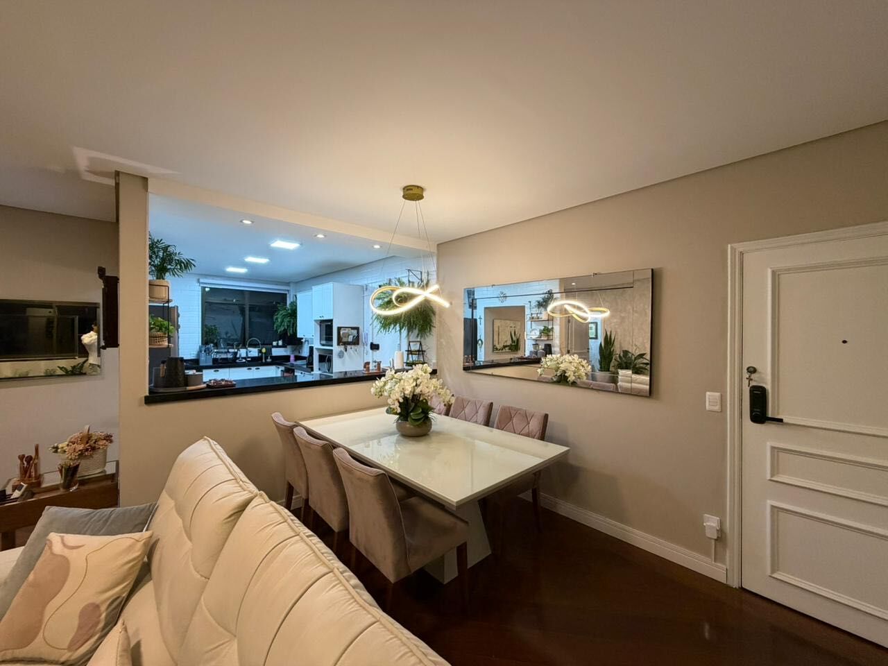 Apartamento 102 · 3 dorm. — Sala de jantar