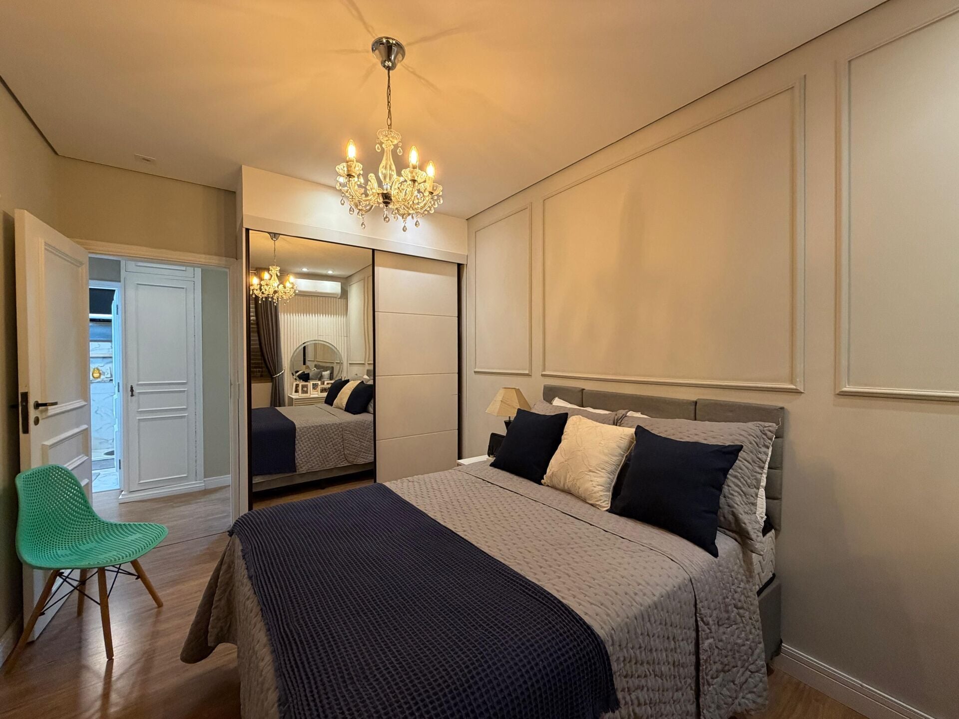 Apartamento 102 · 3 dorm. — Suíte 1