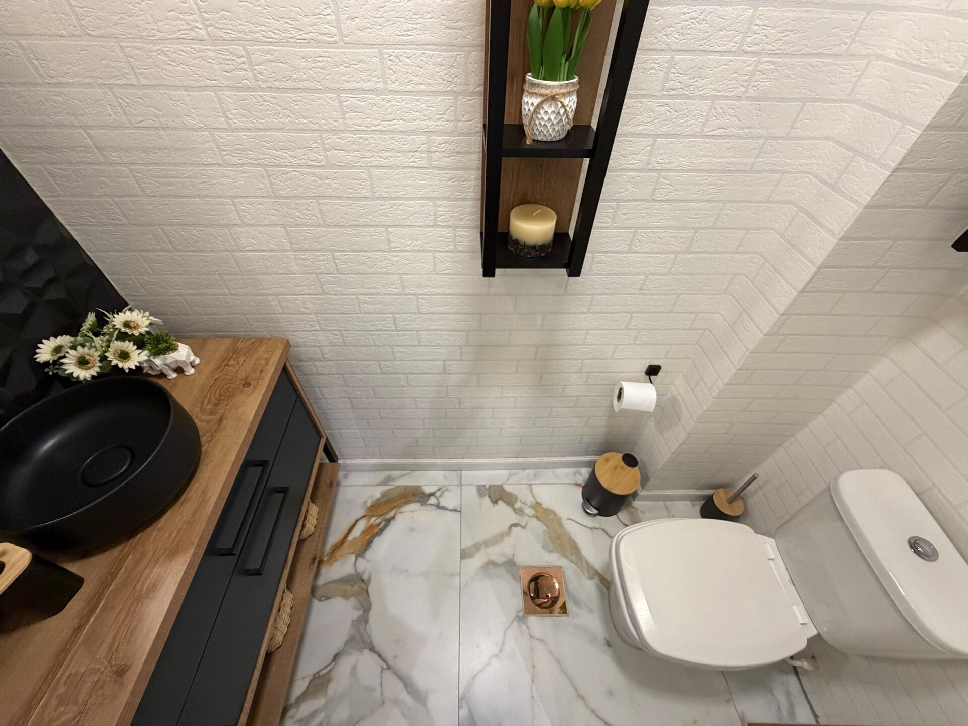 Apartamento 102 · 3 dorm. — Banheiro