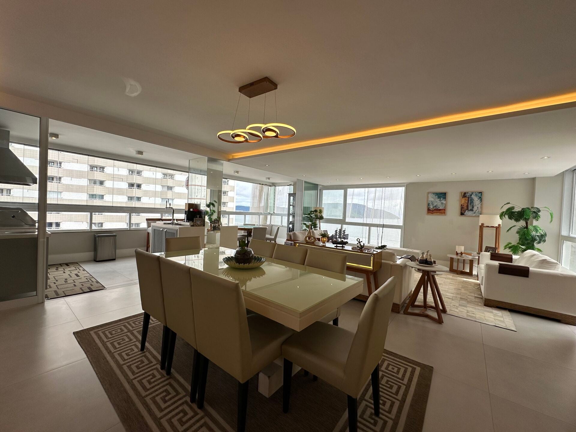 Apartamento 121 · 3 dorm. — Sala de jantar