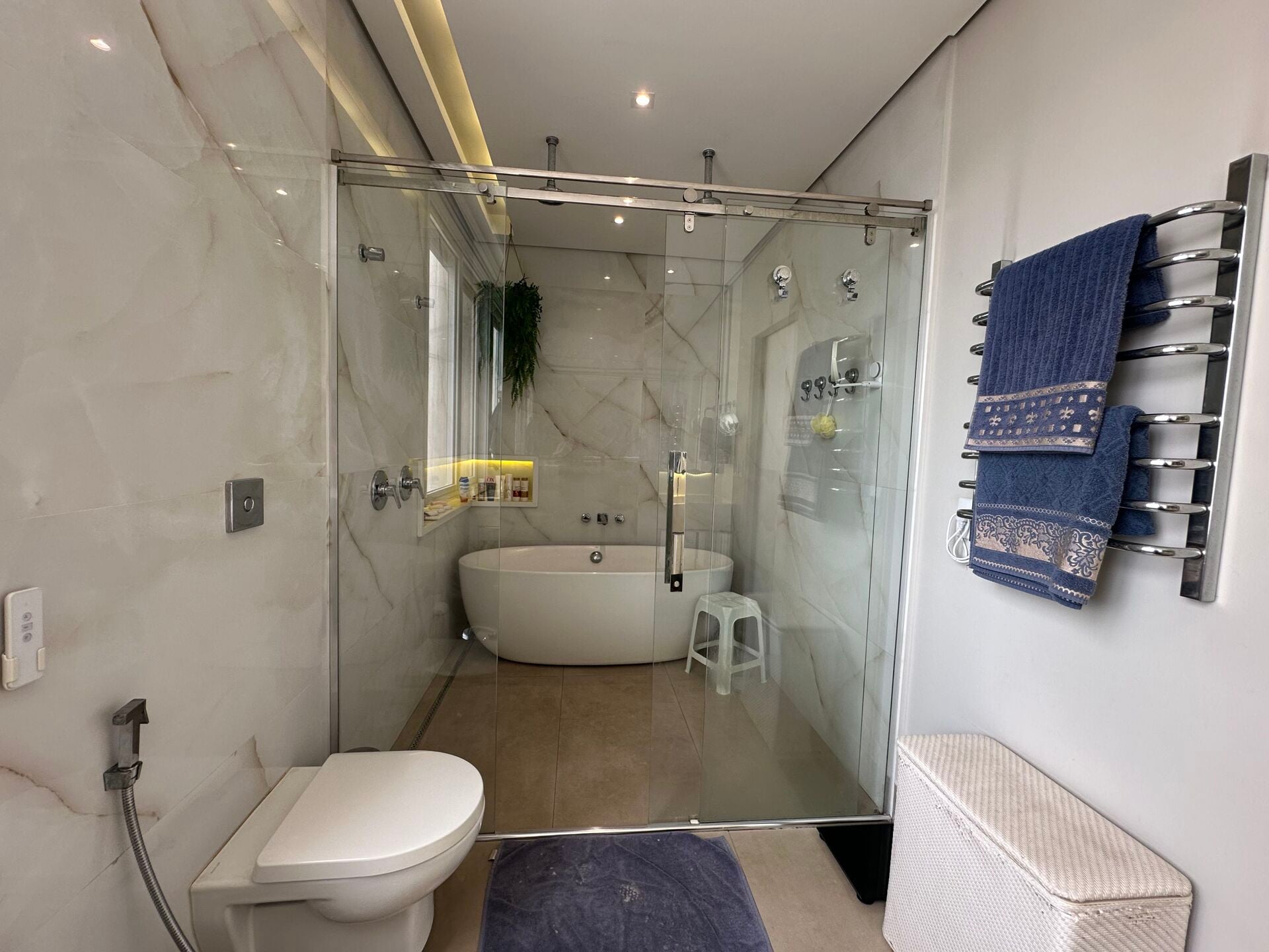 Apartamento 121 · 3 dorm. — Banheiro suite