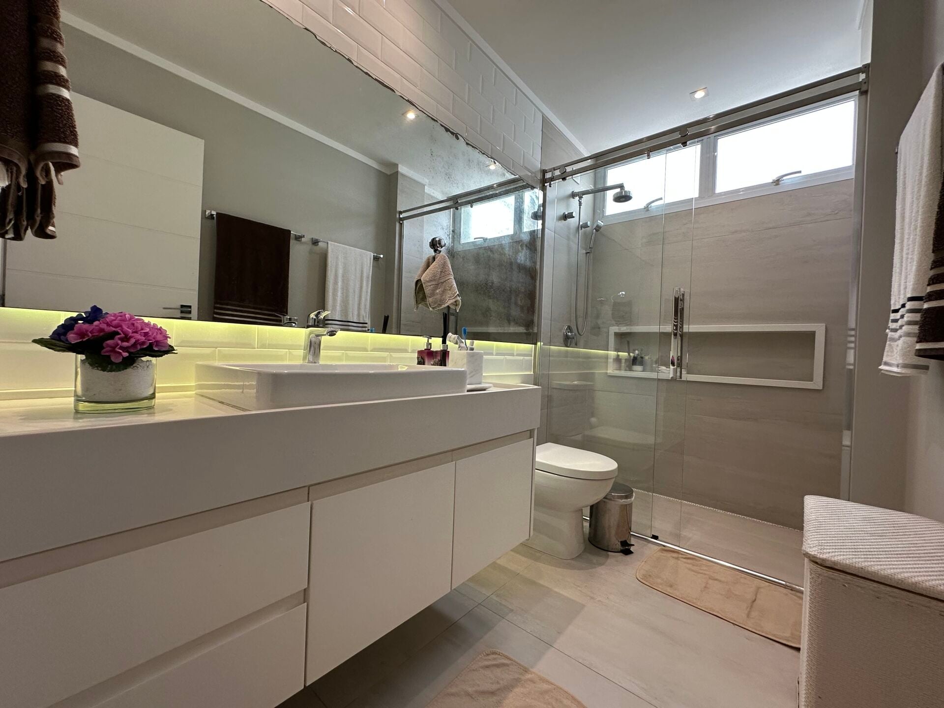 Apartamento 121 · 3 dorm. — Banheiro suite