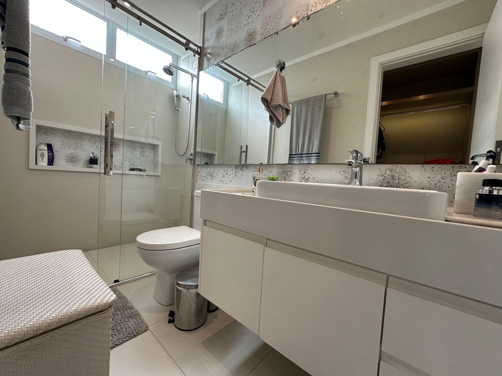 Apartamento 121 · 3 dorm. — Banheiro suite