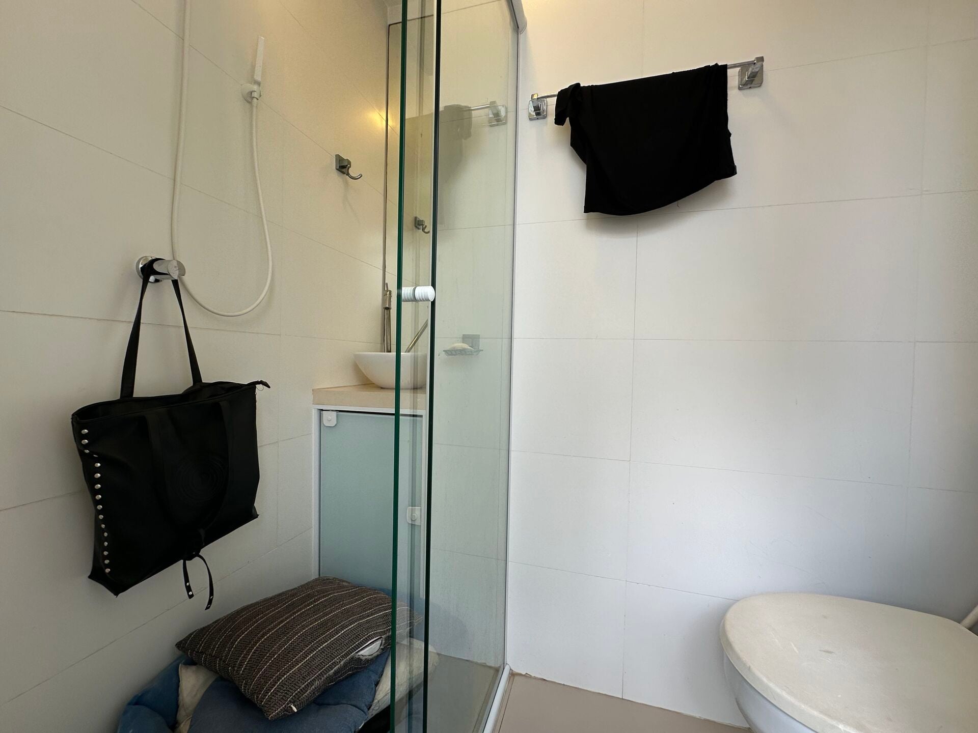 Apartamento 121 · 3 dorm. — Banheiro de servico