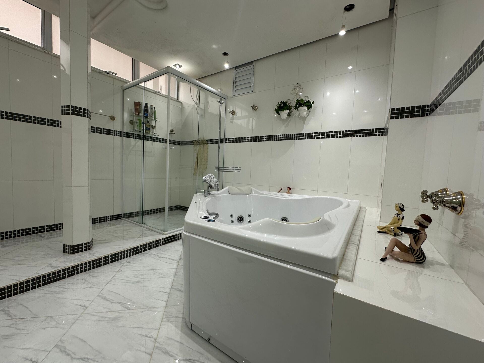 Apartamento 41 · 3 dorm. — Banheiro suite
