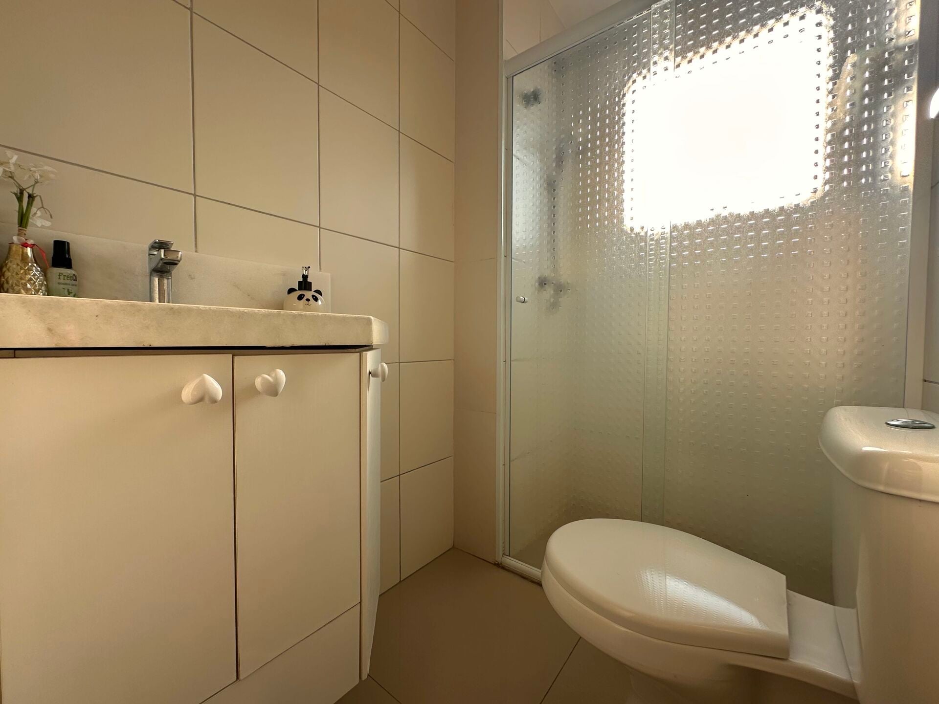 Apartamento 71 · 3 dorm. — Banheiro