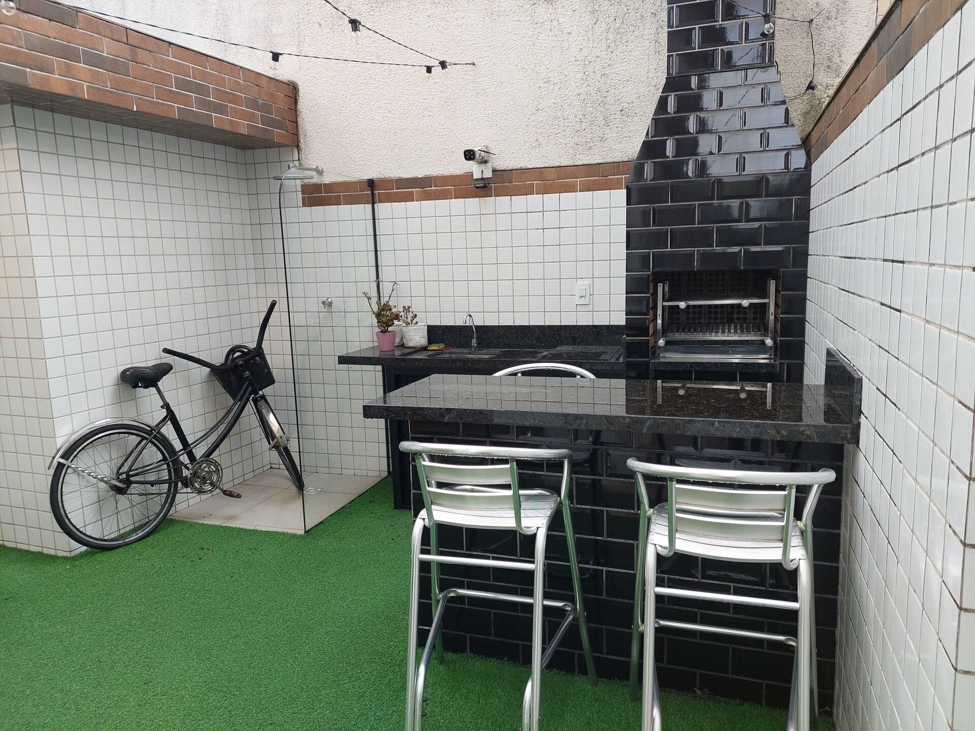 Casa Alto Padrão · 3 dorm. — Lazer