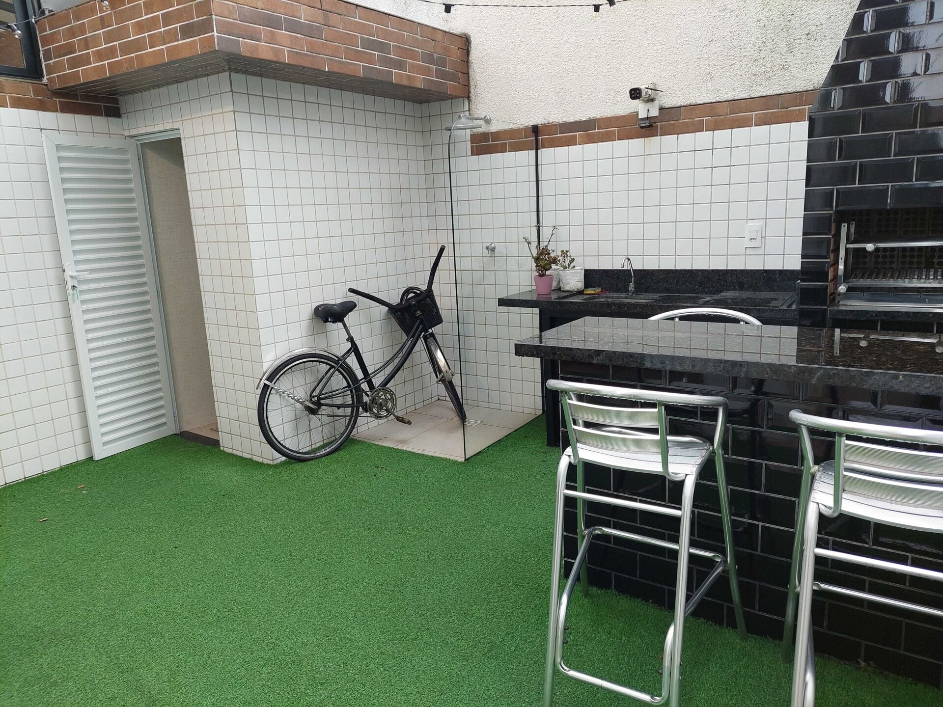 Casa Alto Padrão · 3 dorm. — Lazer