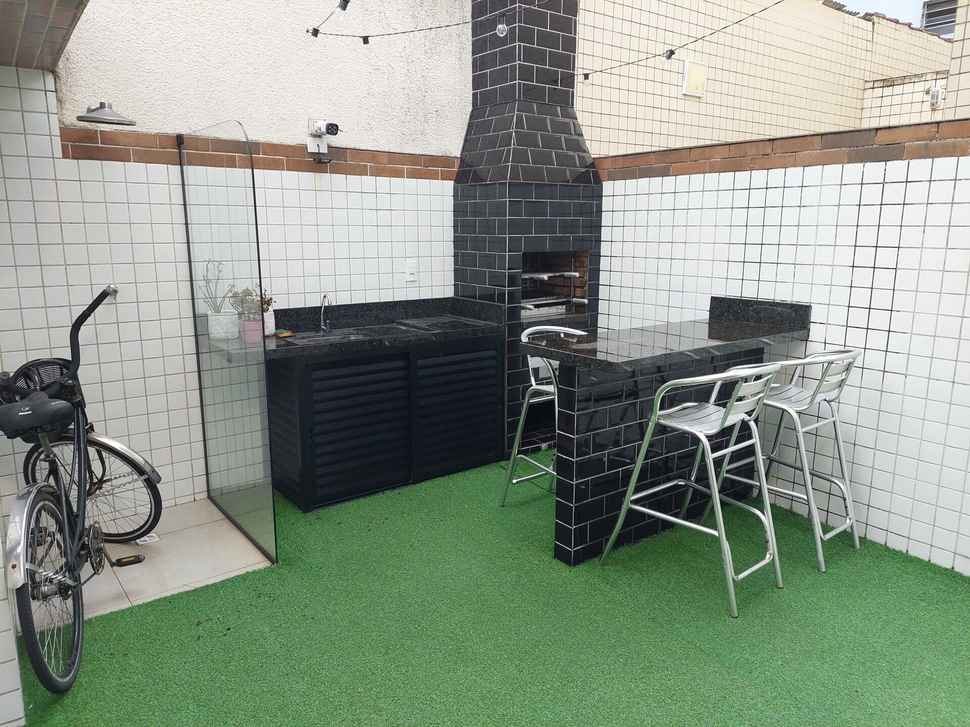 Casa Alto Padrão · 3 dorm. — Lazer
