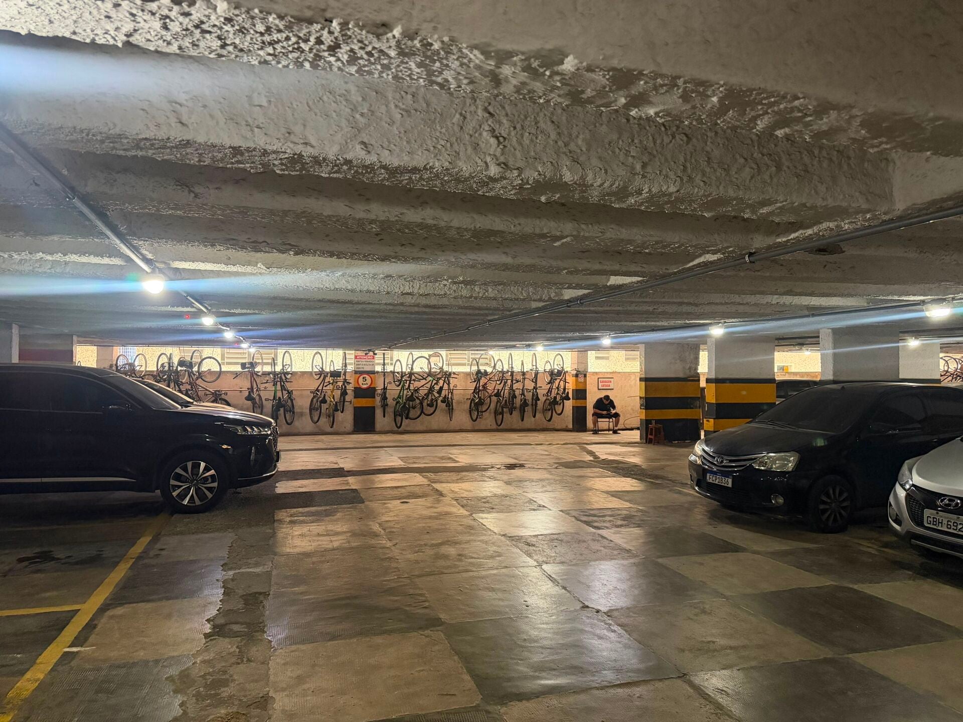 Apartamento 108 · 1 dorm. — Garagem