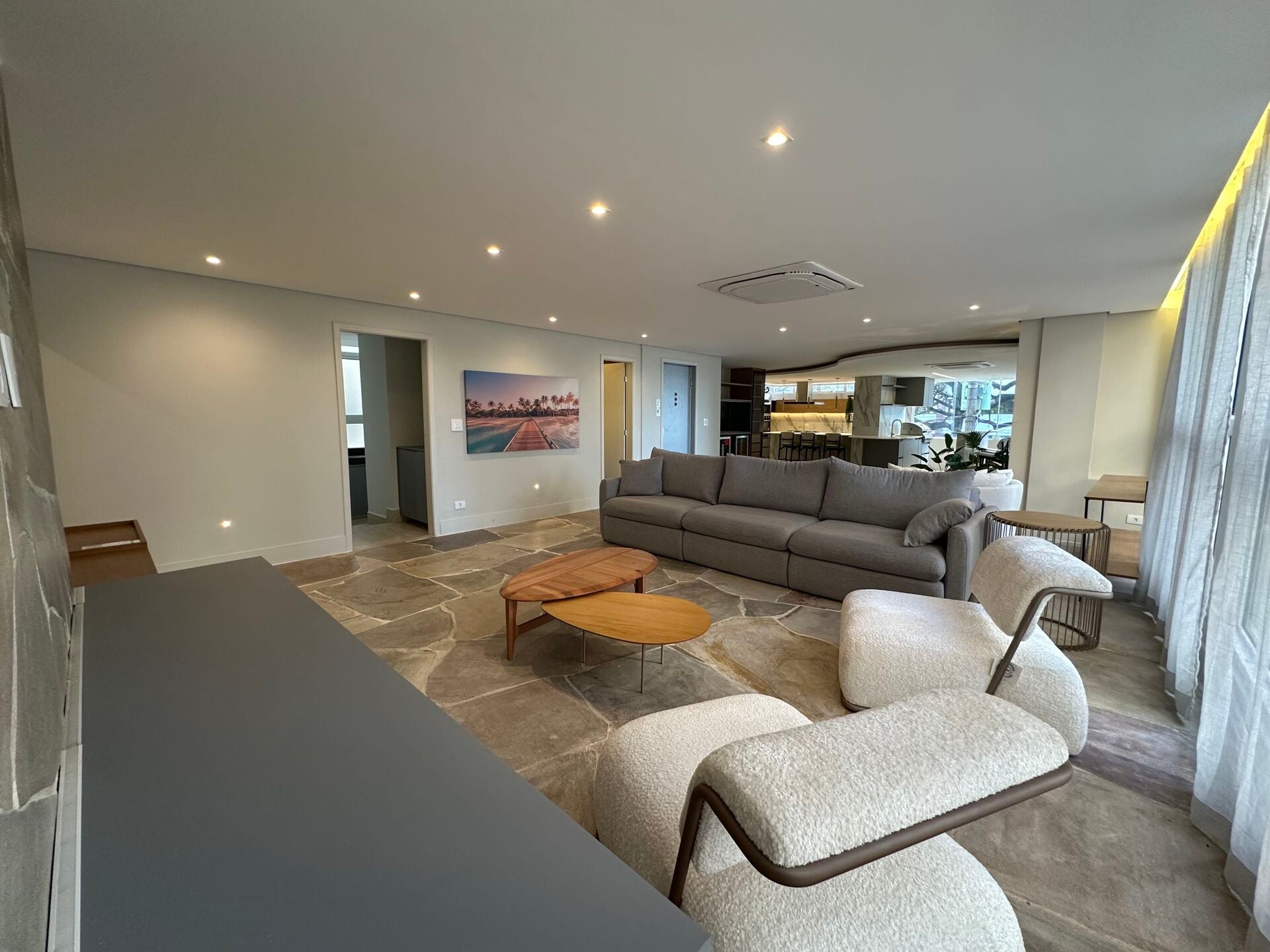 Apartamento 11 · 3 dorm.