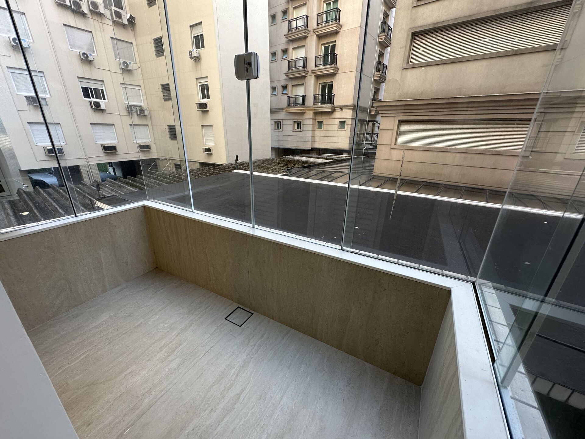 Apartamento 11 · 3 dorm. — Varanda