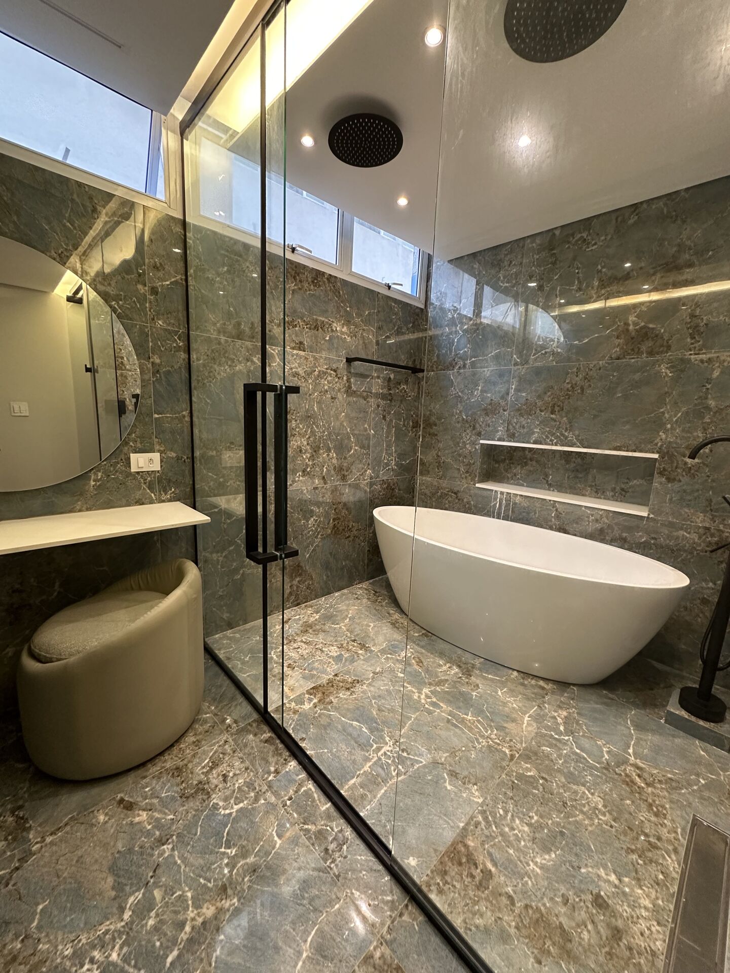 Apartamento 11 · 3 dorm. — Banheiro suite