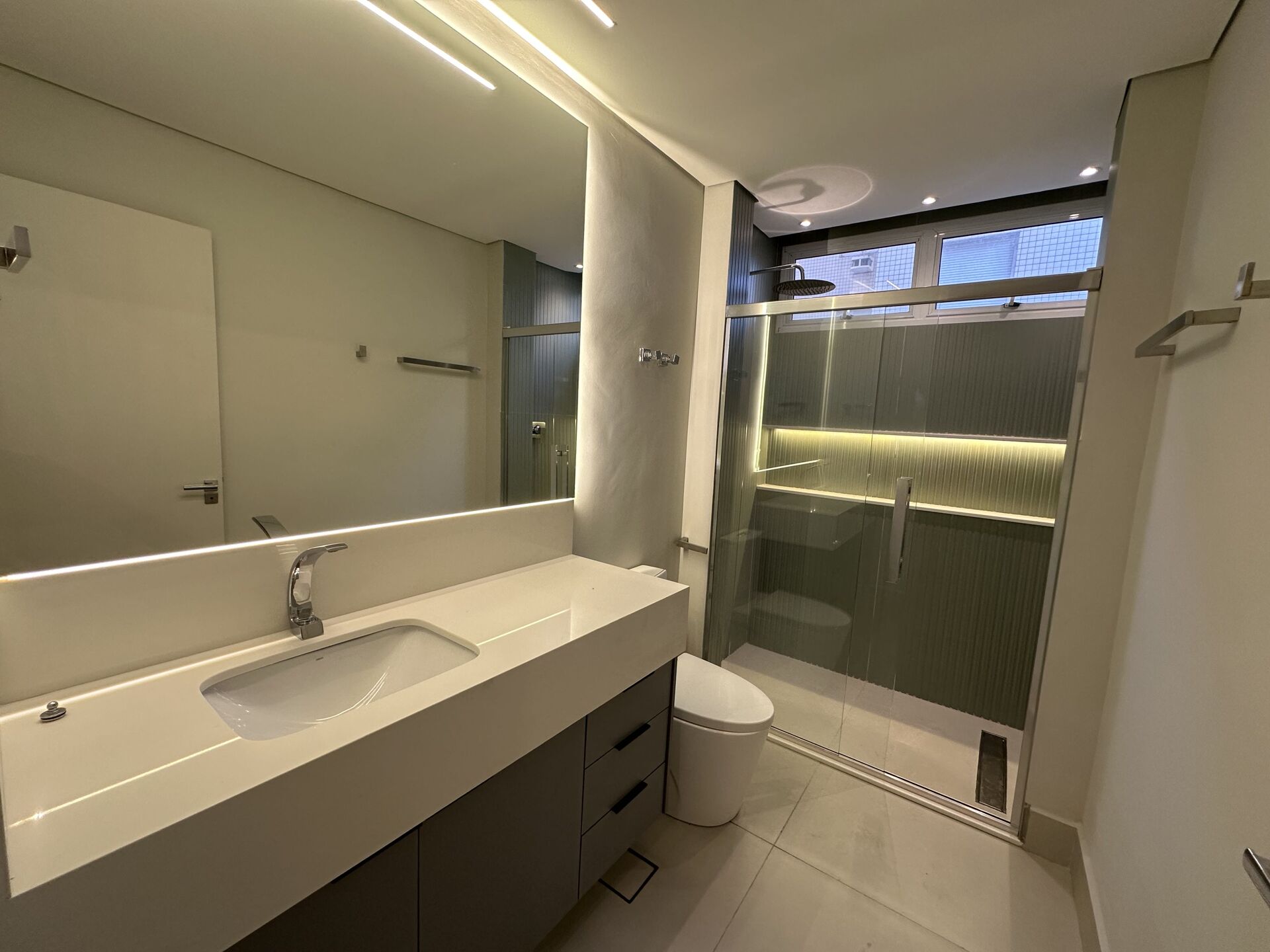 Apartamento 11 · 3 dorm. — Banheiro suite