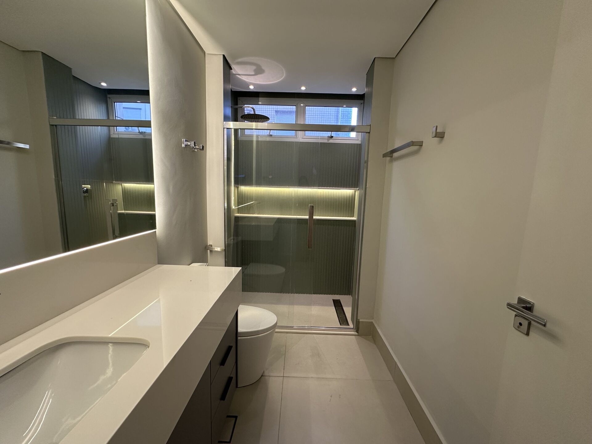 Apartamento 11 · 3 dorm. — Banheiro suite
