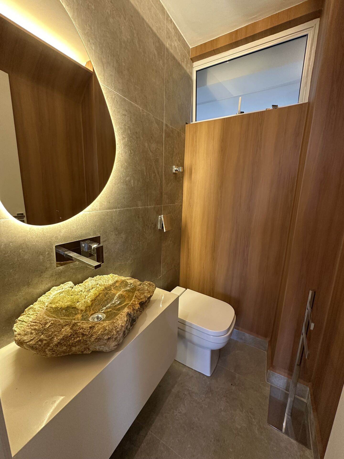Apartamento 11 · 3 dorm. — Banheiro