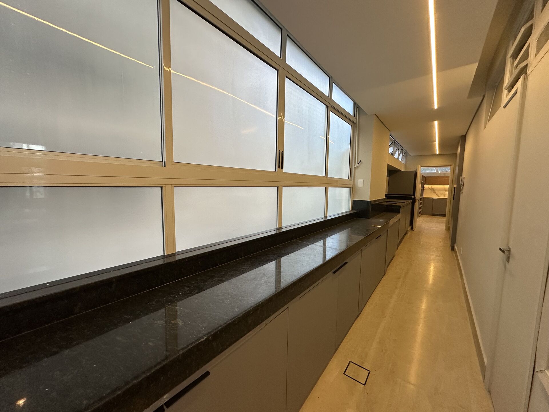 Apartamento 11 · 3 dorm. — Área de serviço