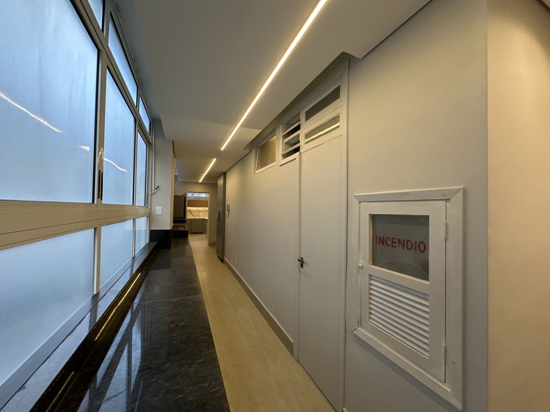 Apartamento 11 · 3 dorm. — Área de serviço