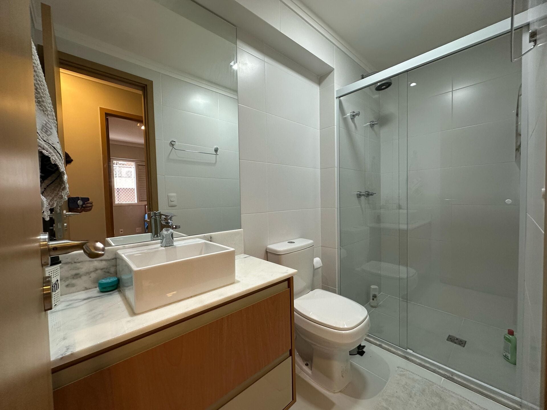 Apartamento 74 · 3 dorm. — Banheiro