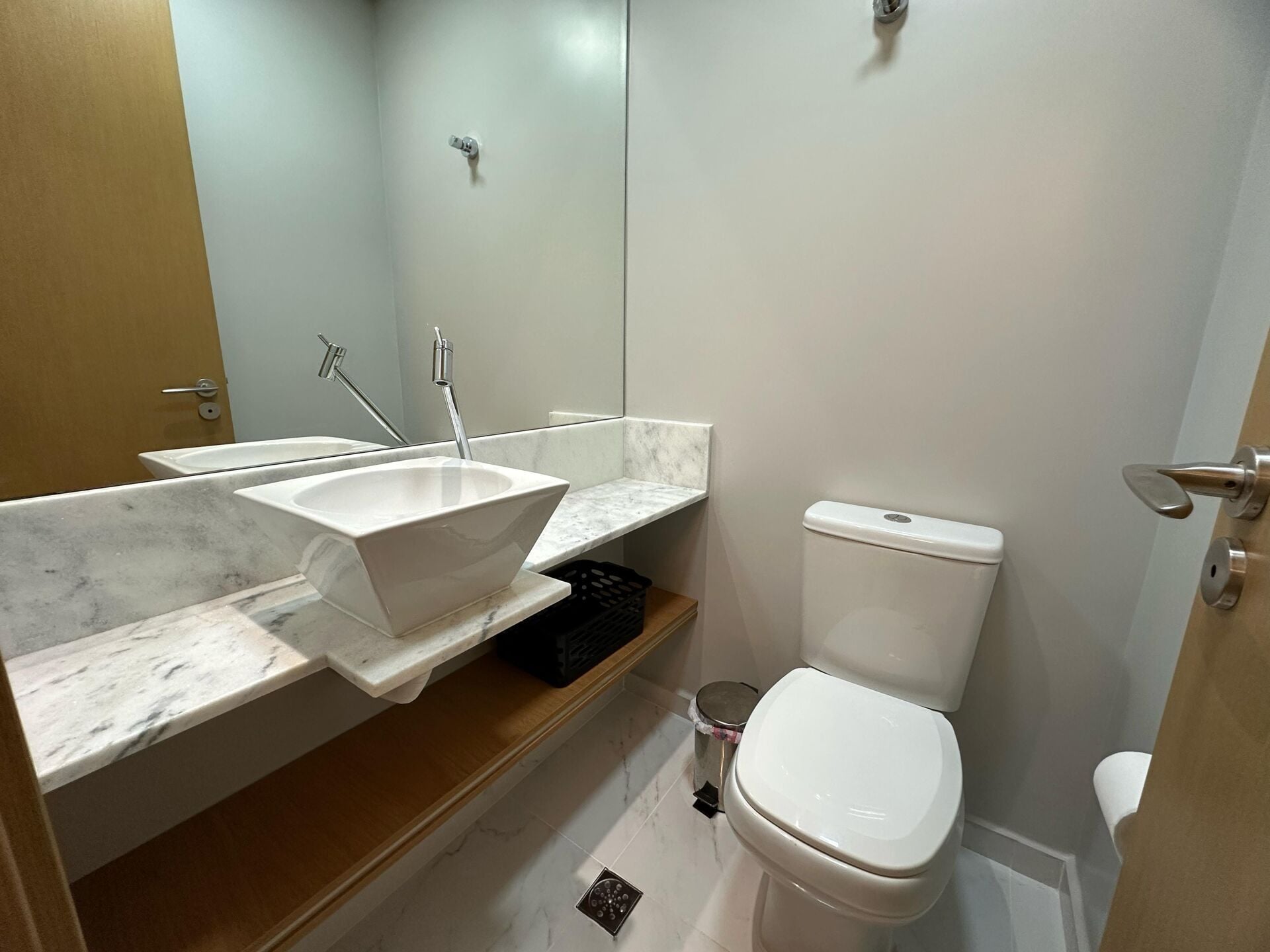 Apartamento 74 · 3 dorm. — Banheiro