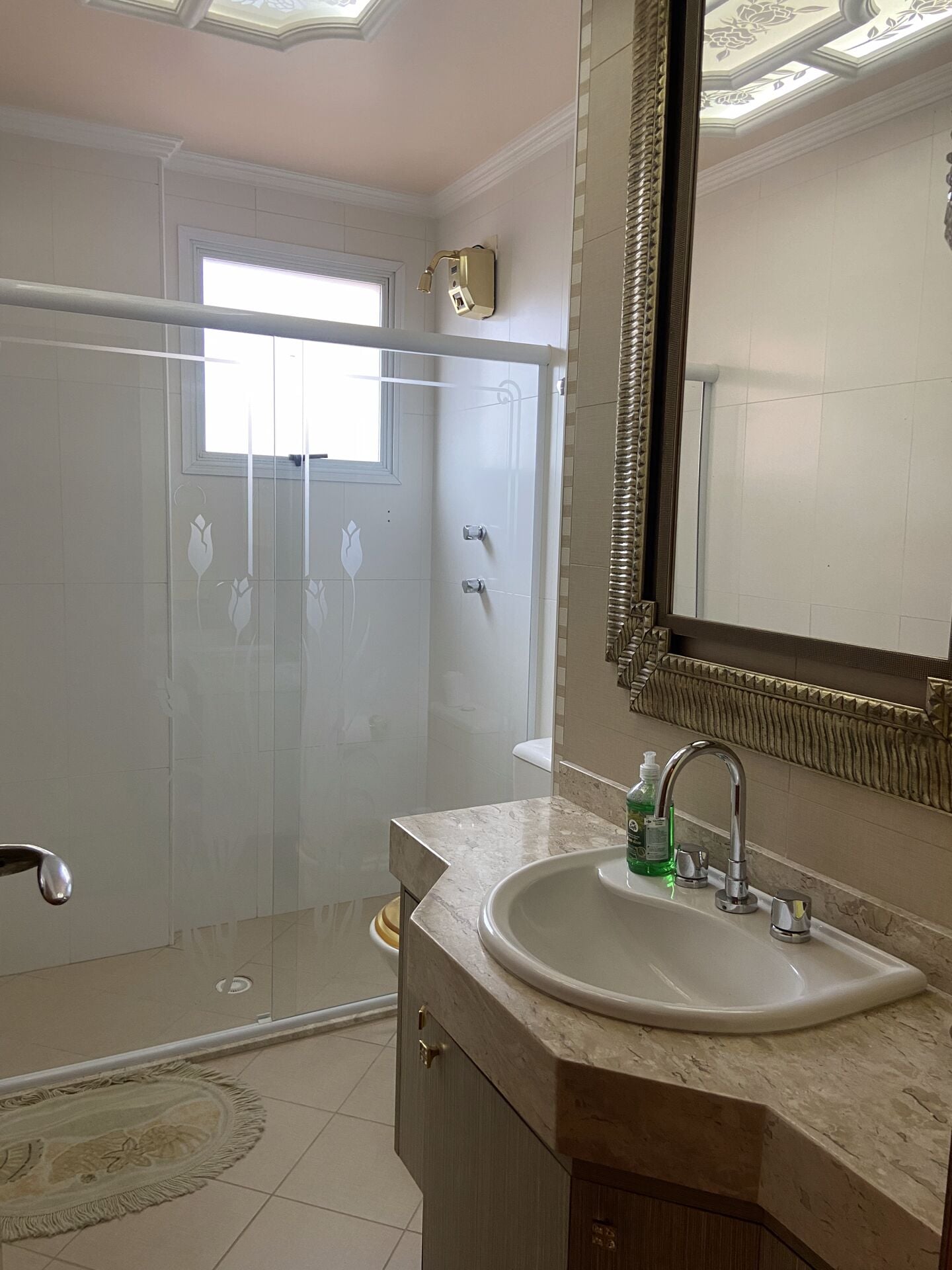 Apartamento 43 · 2 dorm. — Banheiro suite
