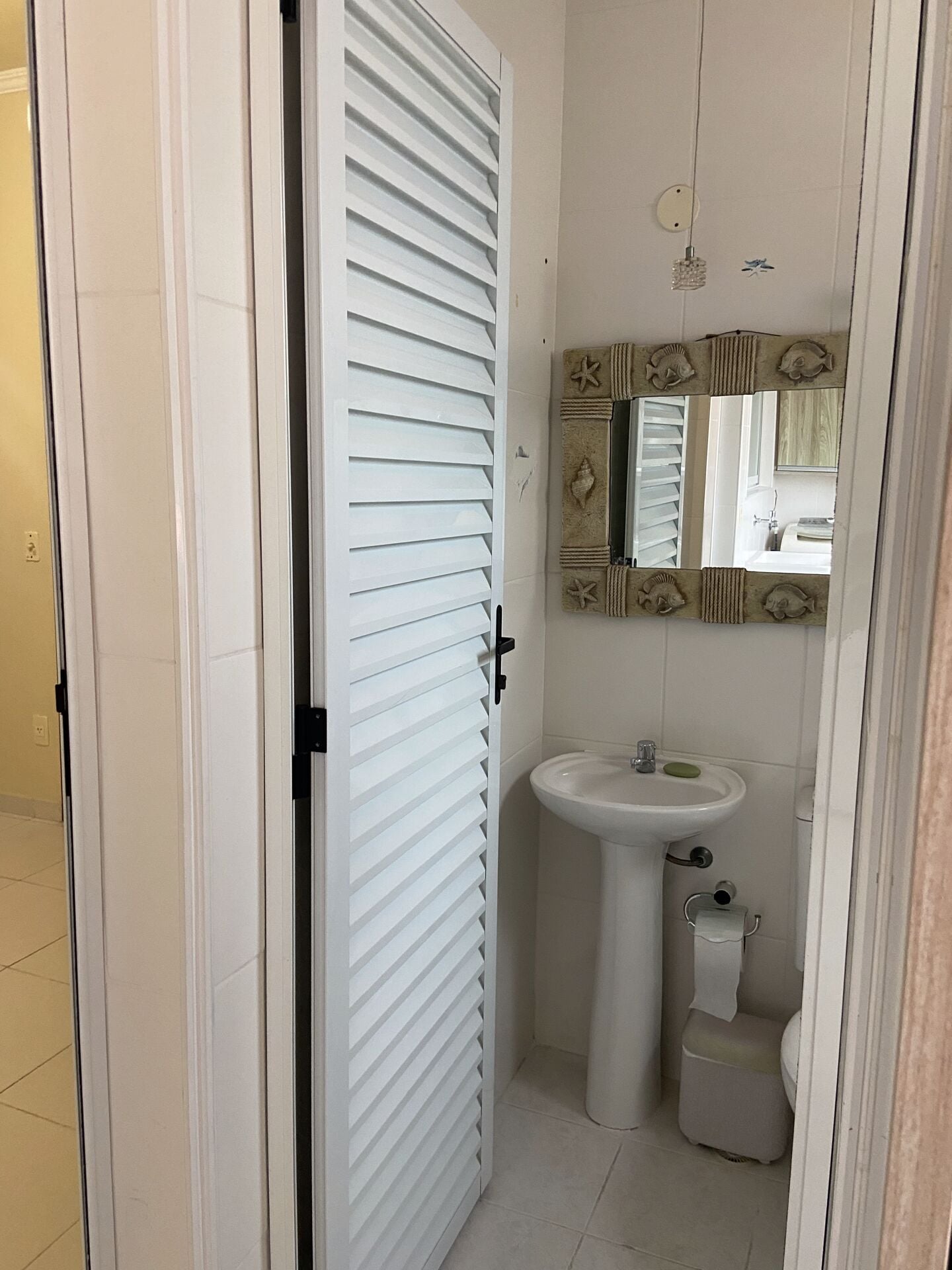 Apartamento 43 · 2 dorm. — Banheiro de servico