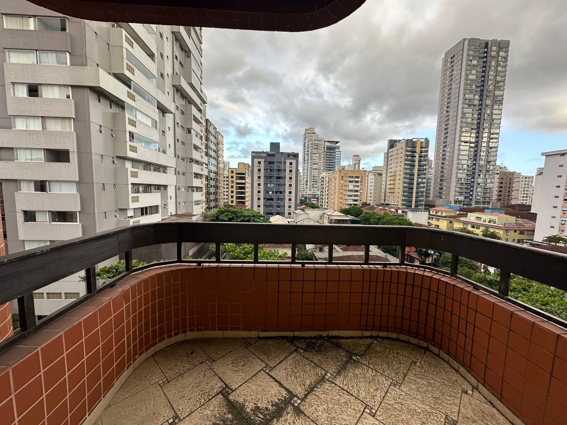 Apartamento 51 · 3 dorm. — Varanda