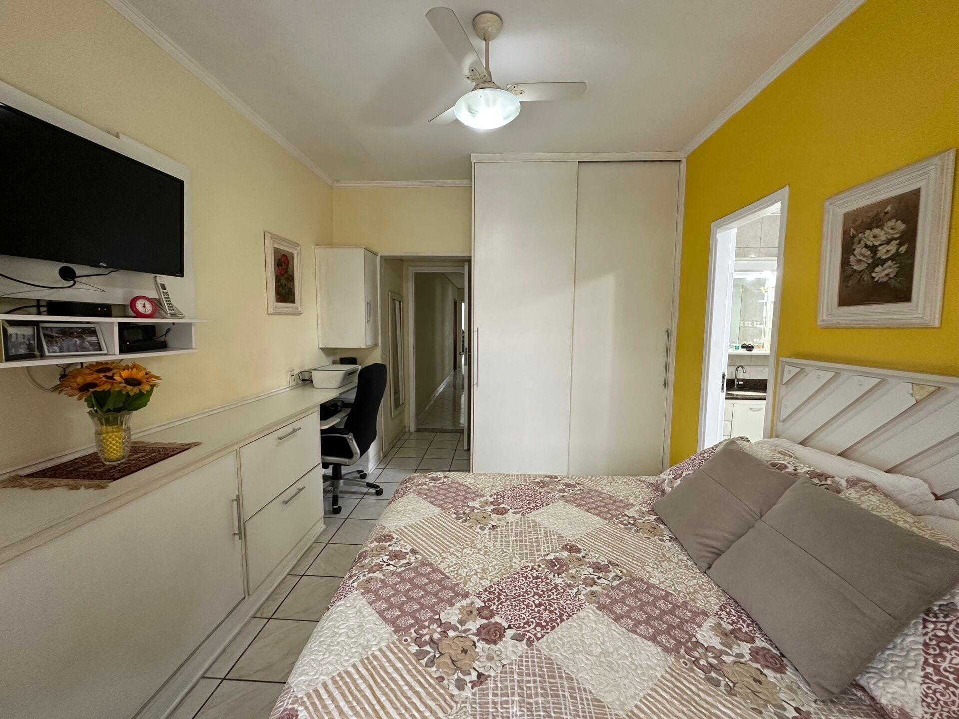 Apartamento 21 · 3 dorm. — Suíte