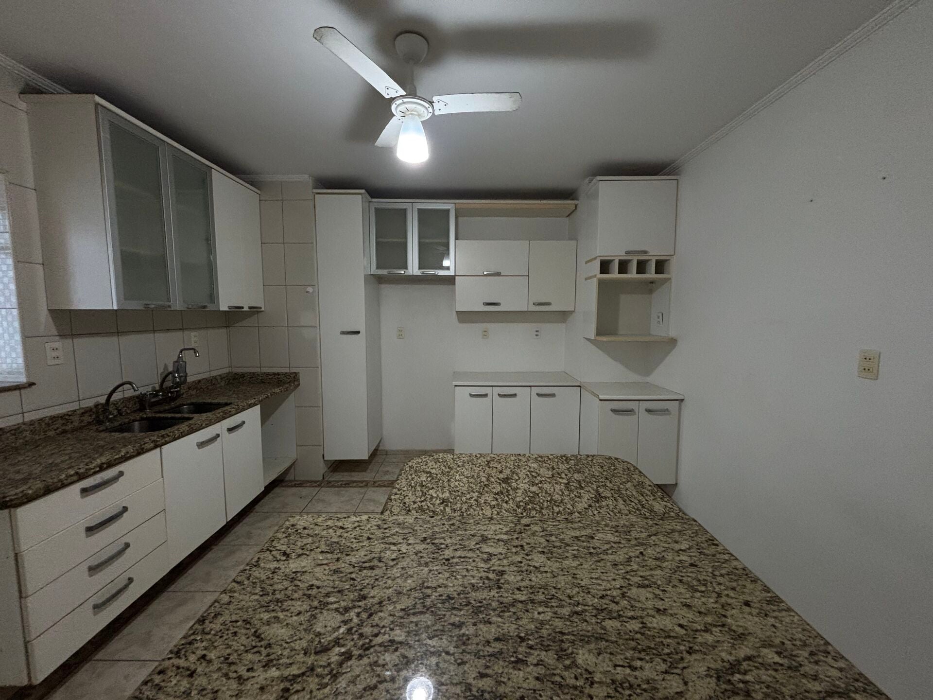 Apartamento 72 · 3 dorm. — Cozinha