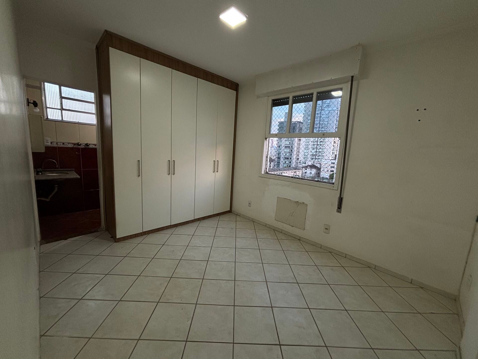 Apartamento 72 · 3 dorm. — Quarto
